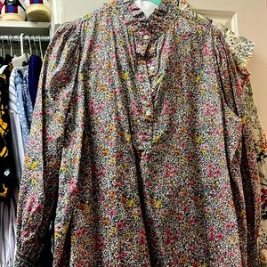 Flower tnuck shirt